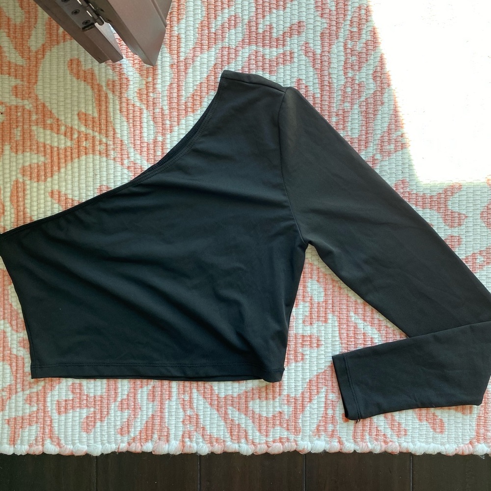 Black one shoulder crop top